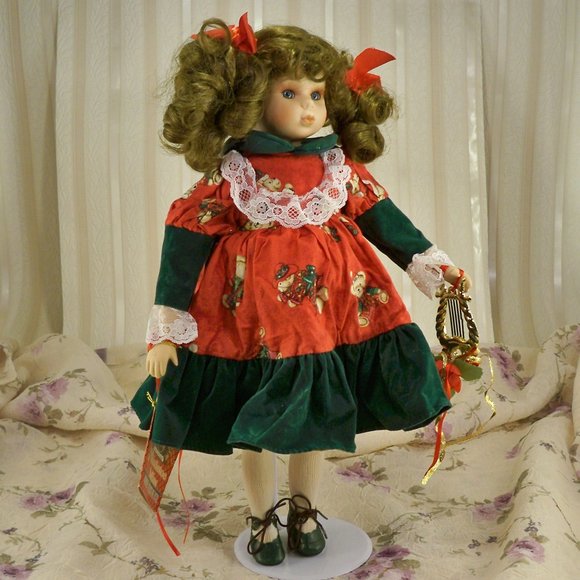 Mistletoe Miss Collectable Tradition Porcelain Doll W/Stand - Picture 1 of 8
